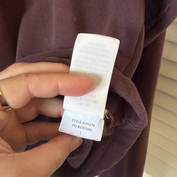 Vuori Women's Maroon Quarter-Zip Top - Picture 7 of 8